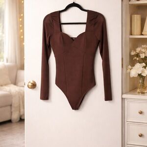 ✨Abercrombie & Fitch Sheer Sleeved Sweetheart Bodysuit Size M